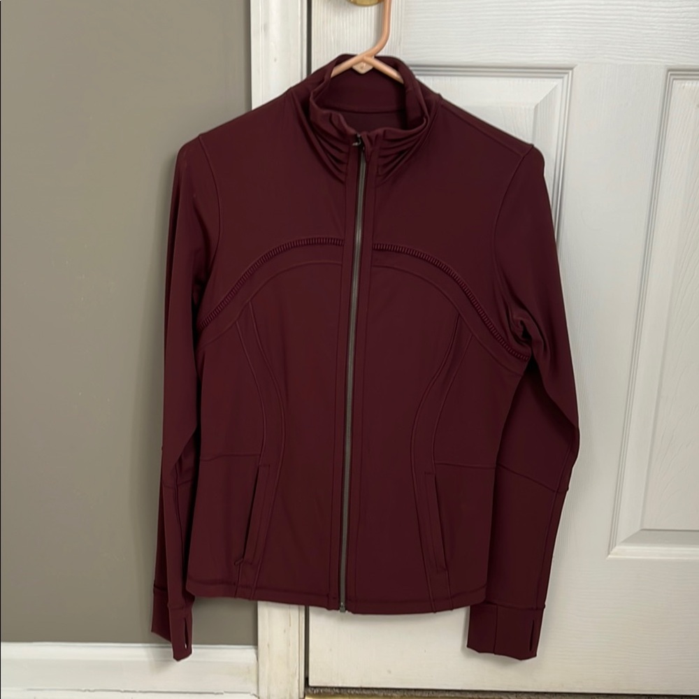 Lululemon Jacket with High Collar and Slim Fit